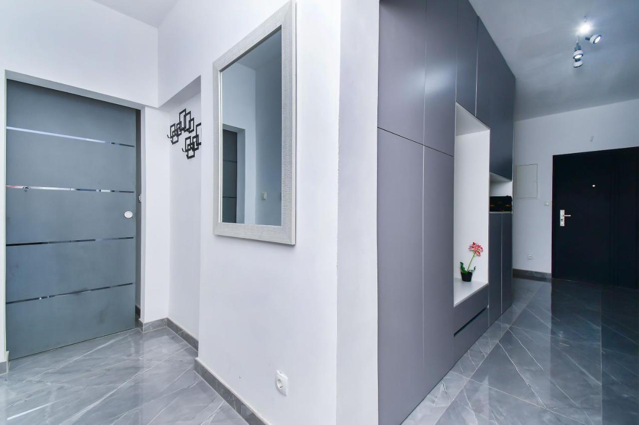 Apartment Ela Omis Exterior photo
